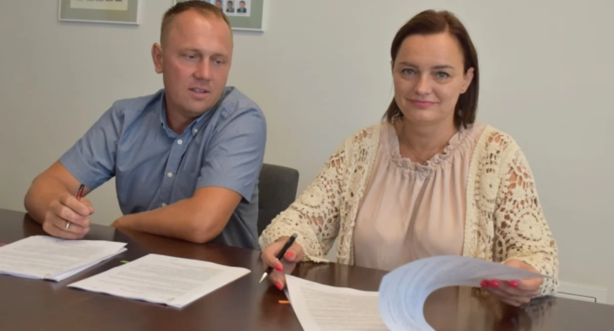 Podpisanie umowy na realizację zadania pn. „Kompleksowa poprawa infrastruktury drogowej na terenie Gminy Pułtusk – etap III”