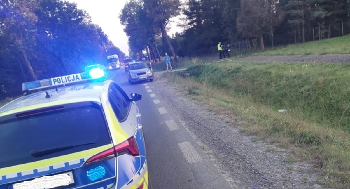 Zderzenie motocykla z samochodem w Kacicach. Motocyklista nie miał uprawnień