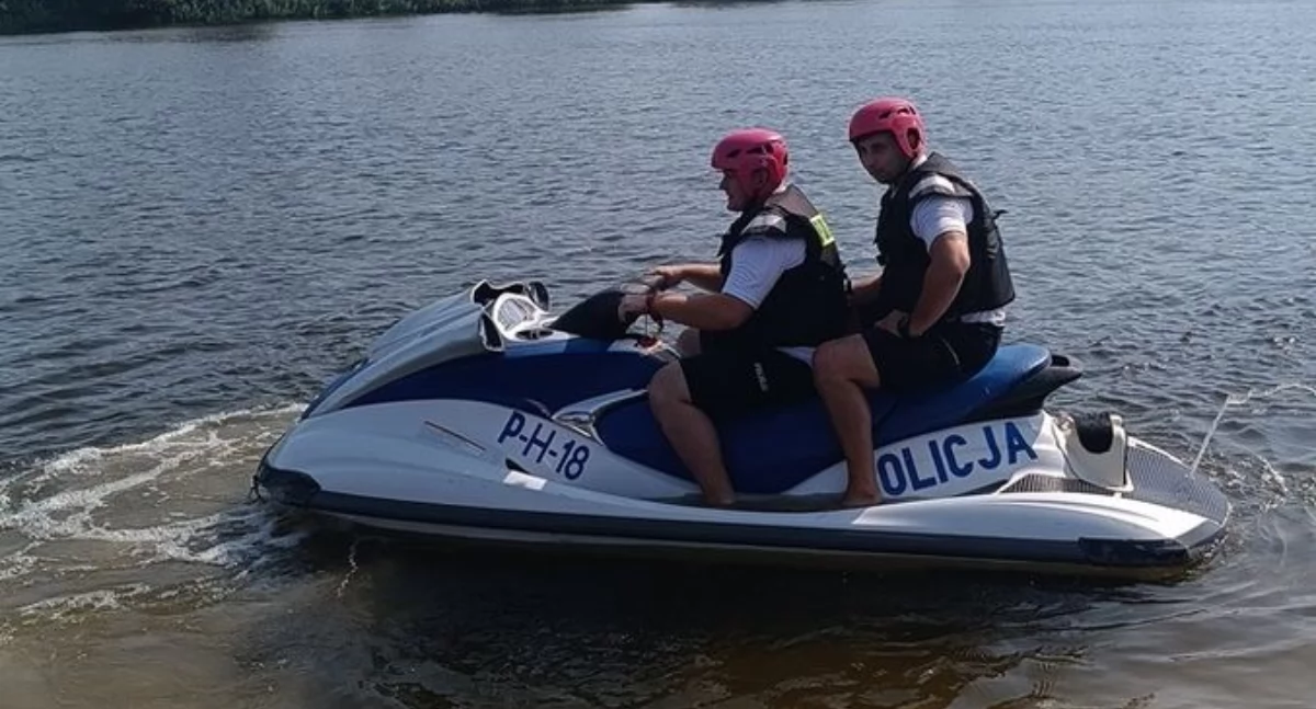Skuter dla pułtuskich policjantów strzegących bezpieczeństwa na Narwi
