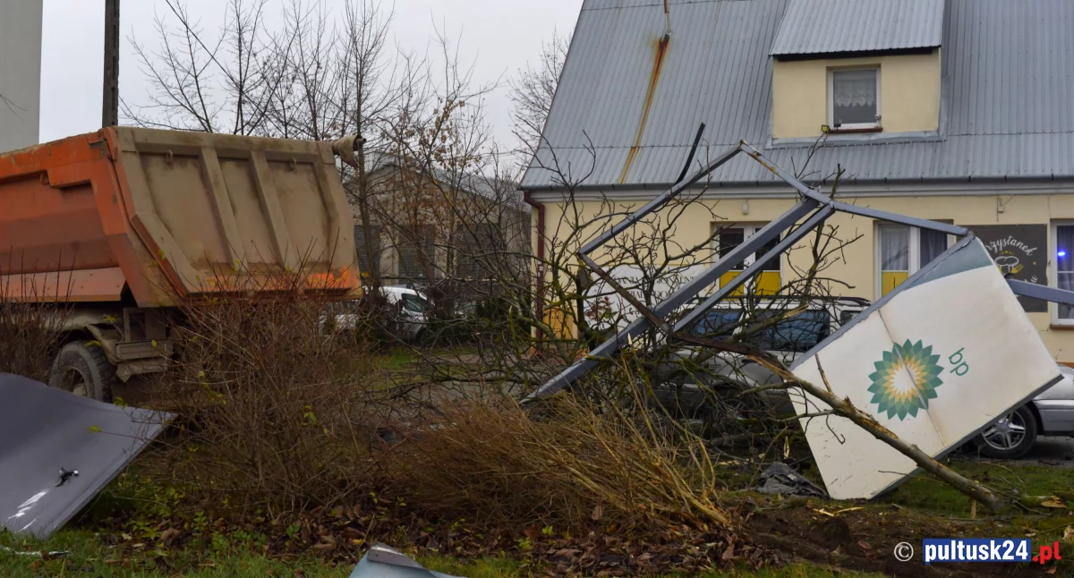 Wypadek na Warszawskiej. Kierowca ciężarówki poszkodowany