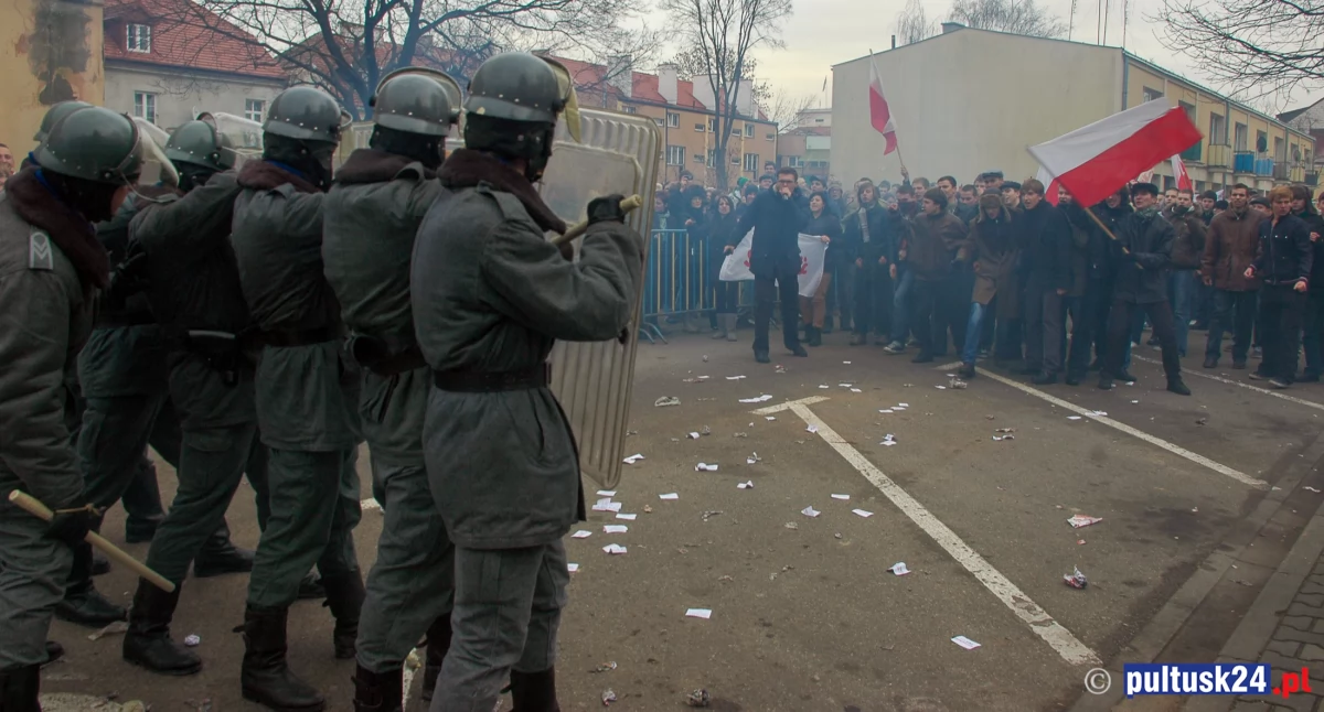 Inscenizacja wydarzeń stanu wojennego [ZDJĘCIA, FILM]
