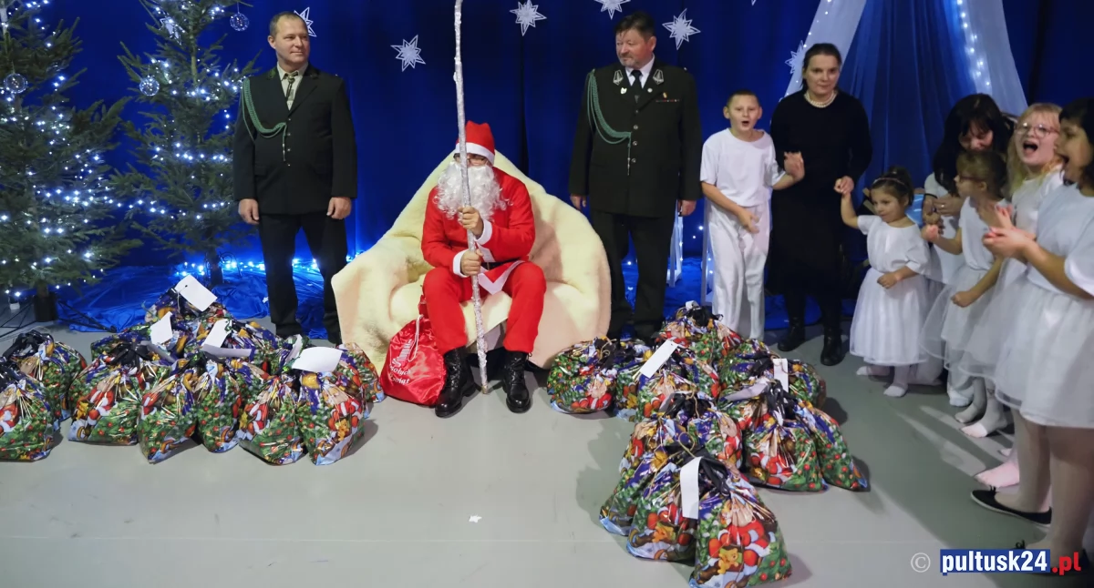 By nie zabrakło miejsca w naszych sercach... Jasełka i wizyta Mikołaja w SOSW