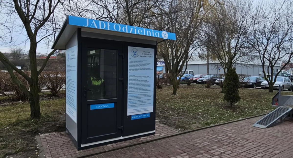 Jadłodzielnia zamontowana jeszcze przed świętami 