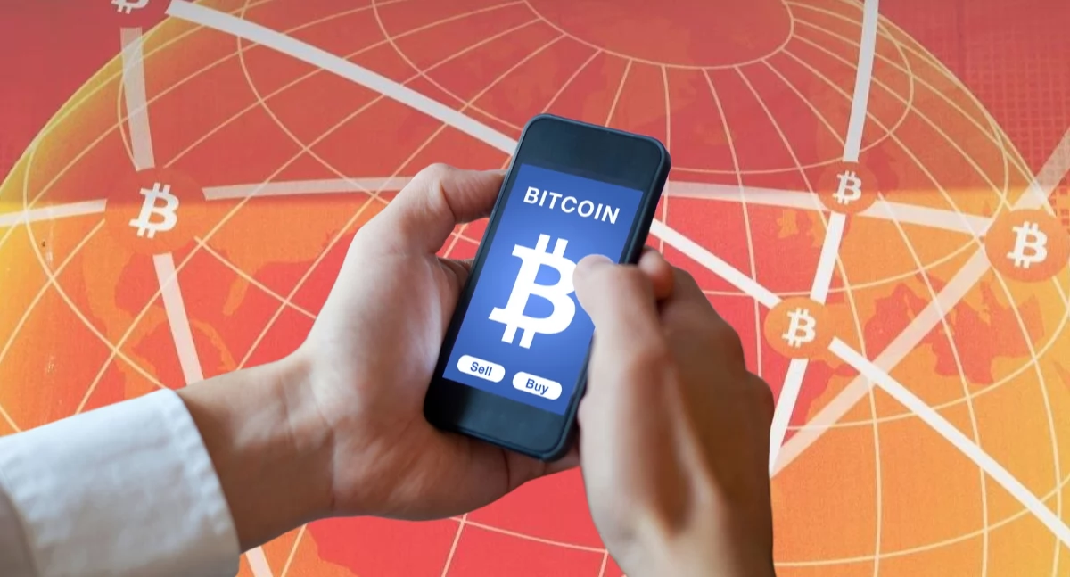 Rynek kryptowalut w dużym napięciu czeka na informacje zza oceanu. Donald Trump może „wywrócić” kurs bitcoina
