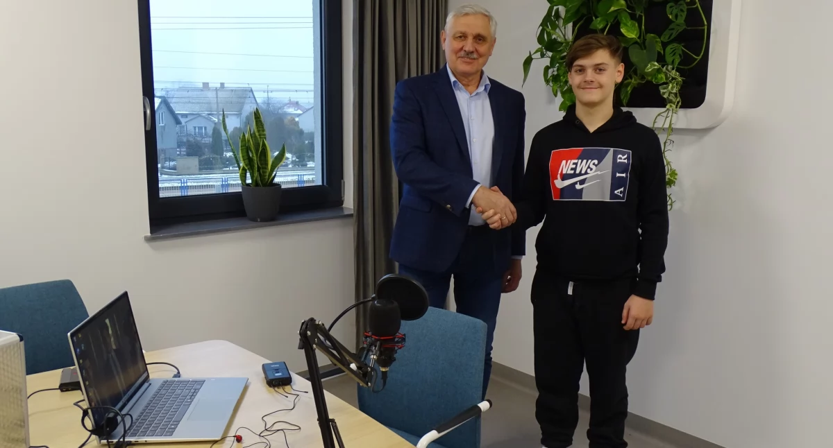 Sprzęt do rozwijania talentu wokalnego trafił do uzdolnionego Krystiana 