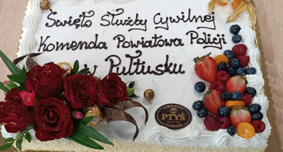  Dziś Święto Służby Cywilnej. Policjanci dziękowali pracownikom KPP w Pułtusku