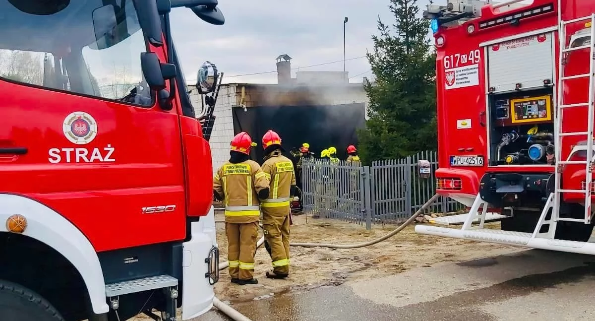  Pożar w Zatorach. Jedna osoba poszkodowana