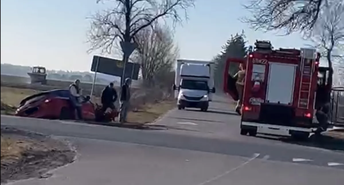 Dwa samochody w rowach. Szczegóły dzisiejszego zdarzenia drogowego w Gładczynie