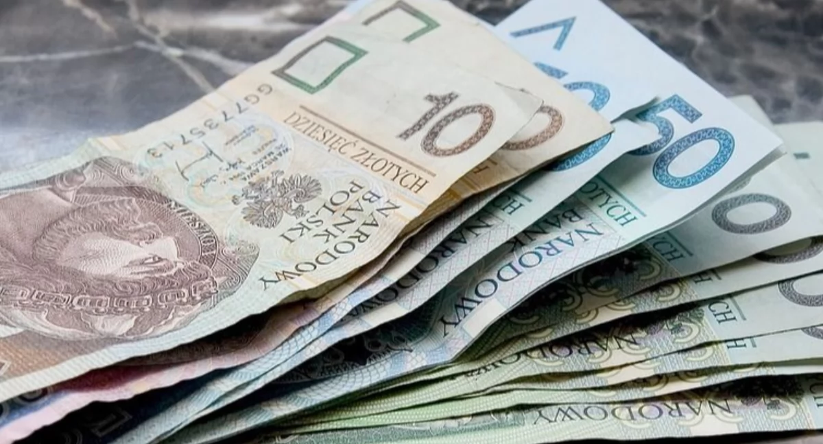 Terminarz wypłat zwaloryzowanych świadczeń. Niektórzy emeryci i renciści otrzymają je wcześniej