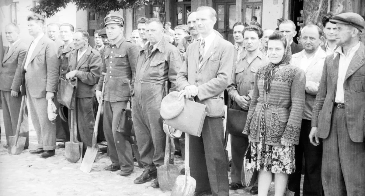 Pułtusk na starej fotografii – wyjazd na rekultywację 1947 rok