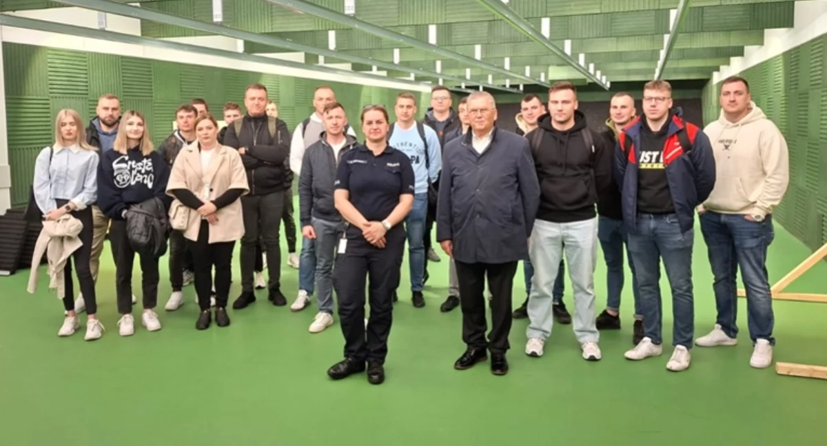 Studenci Bezpieczeństwa Narodowego na Dniu Otwartym w pułtuskiej komendzie Policji
