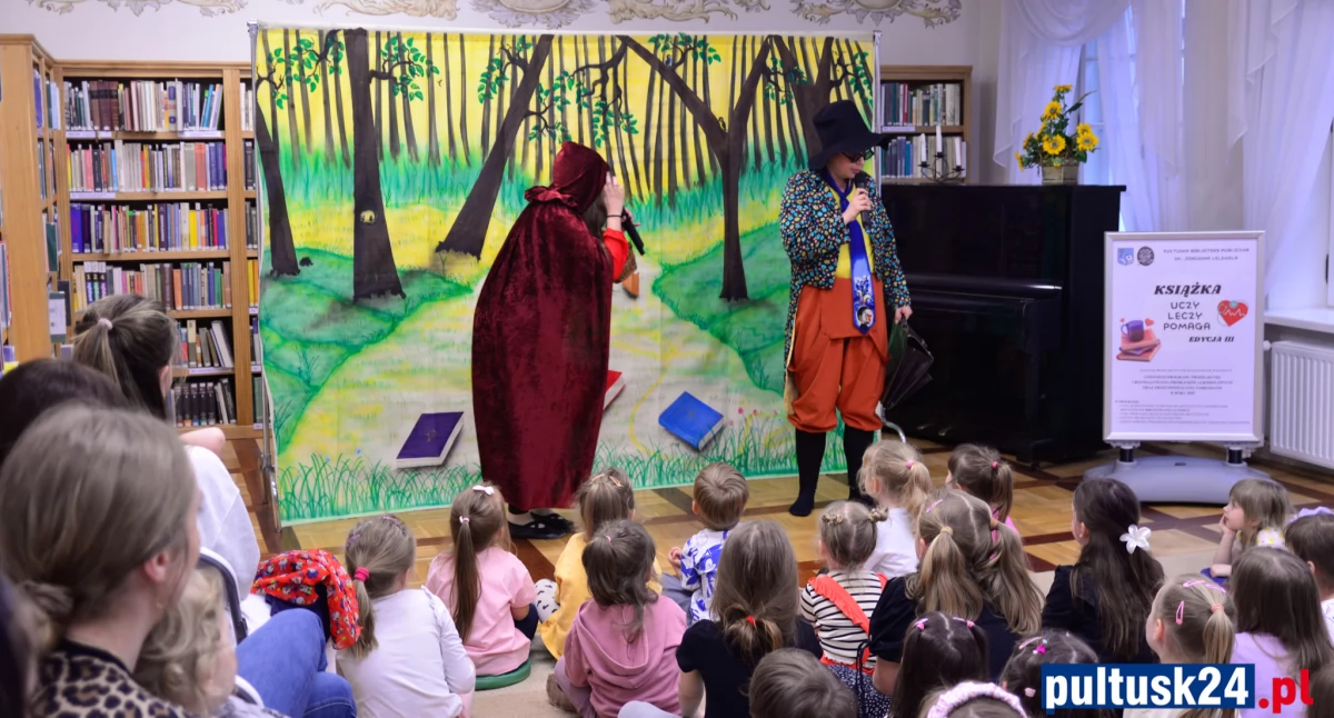 Spektakl teatralny dla najmłodszych w pułtuskiej bibliotece