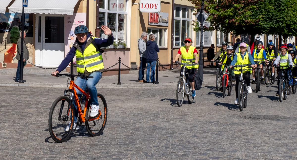 Rajd Rowerowy pod hasłem „Używek unikamy- na sport i zdrowie stawiamy”.
