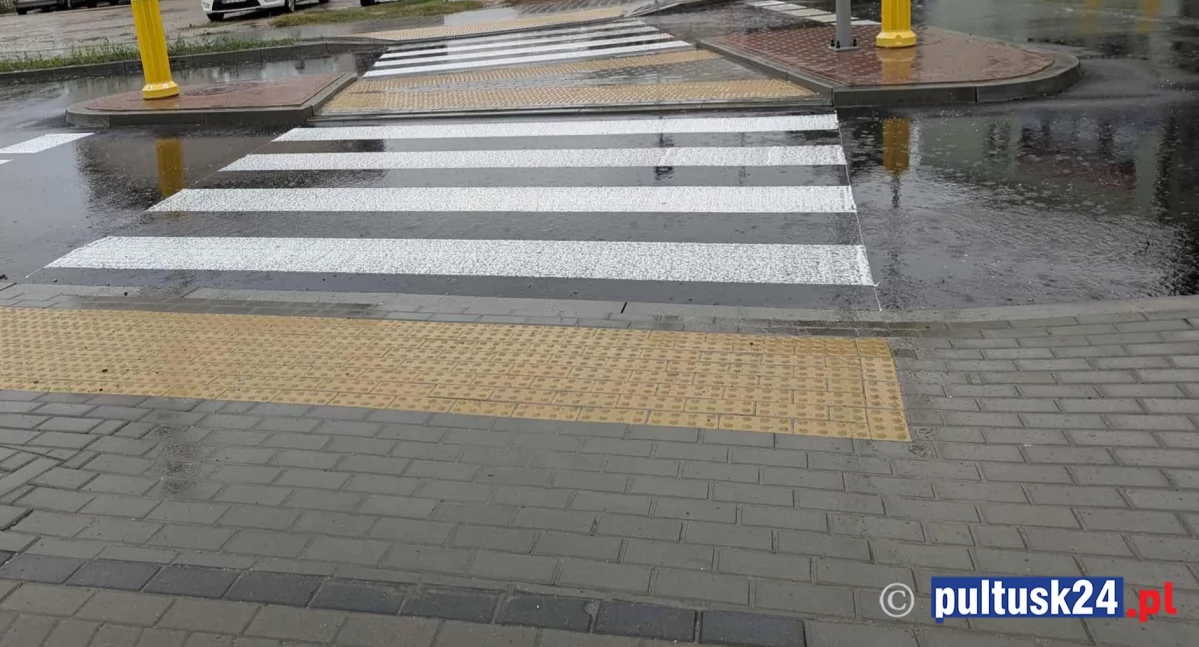 Na Mickiewicza rozpoczęło się malowanie oznakowania poziomego. Zakończenie prac coraz bliższy