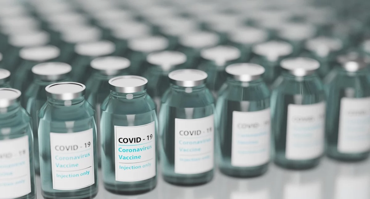 Ruszyły szczepienia przeciwko COVID-19. Farmaceuta: zainteresowanie jest ogromne