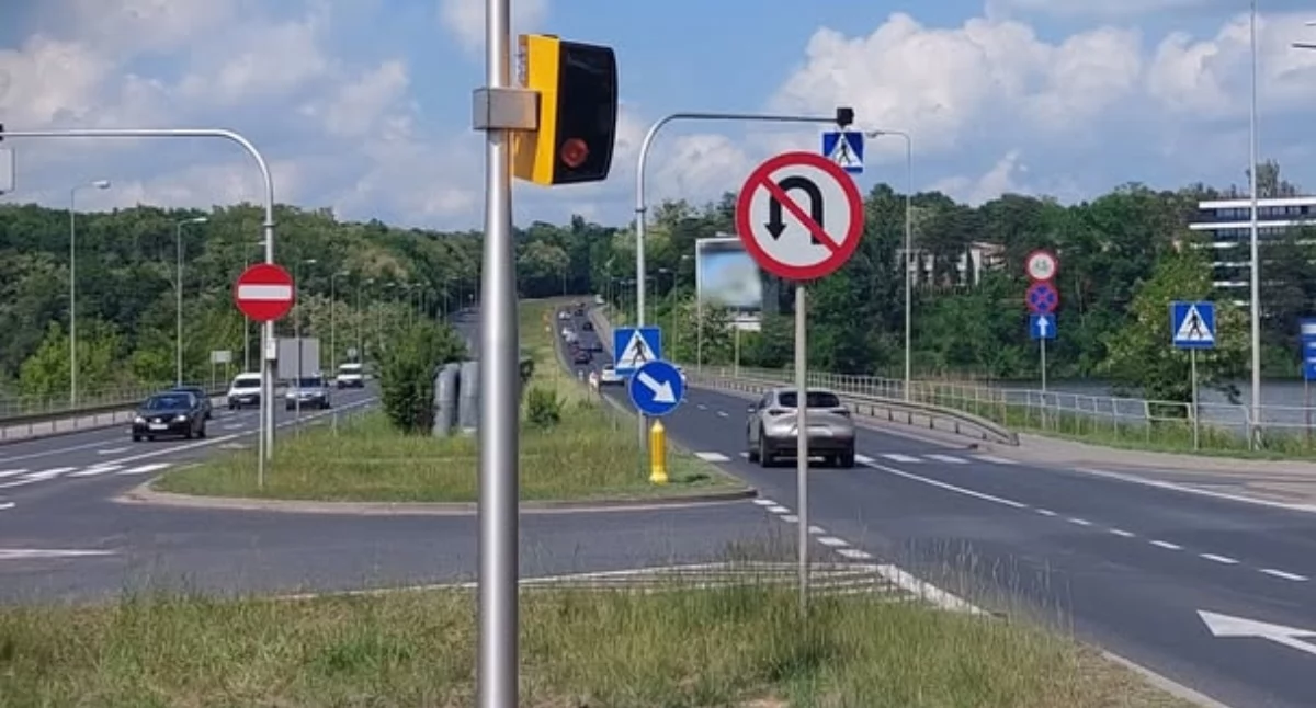 Nowoczesny fotoradar na DK 61 w Zegrzu już działa. Kontroluje kilka pasów jednocześnie