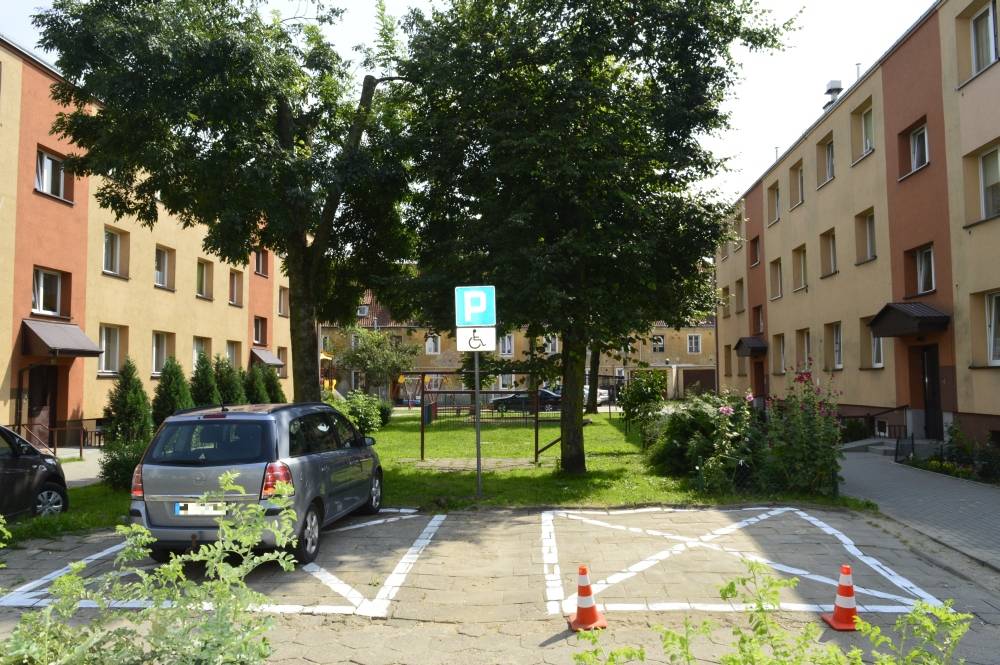 Miejsca parkingowe dla mieszkańców ul. Kombatantów „wyparowały”