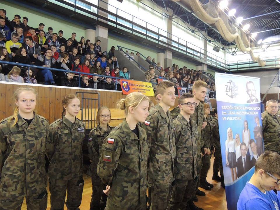 Klasy mundurowe na VII Wiosennych Spotkaniach z Wojskiem
