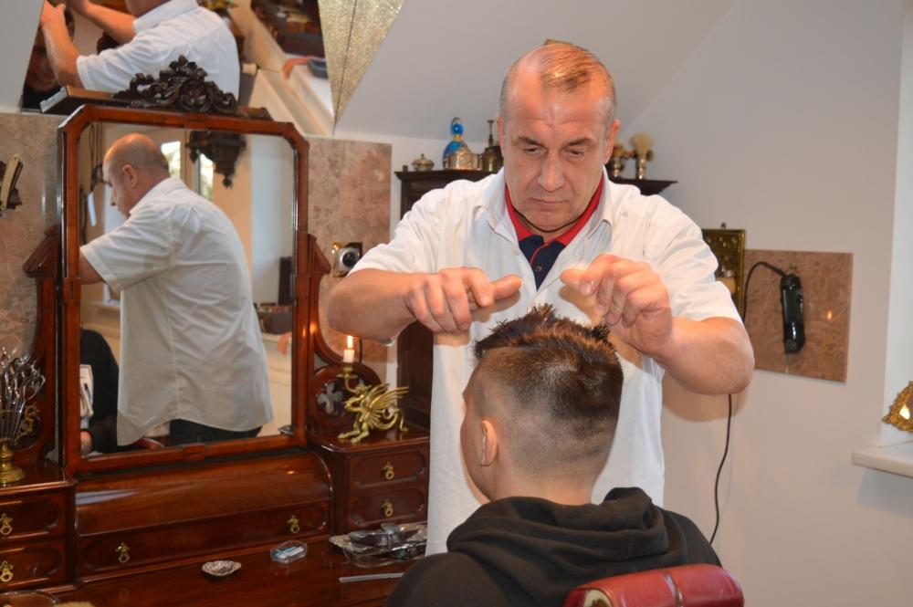 Glanc pomada stylizuje i układa, że mucha nie siada! 