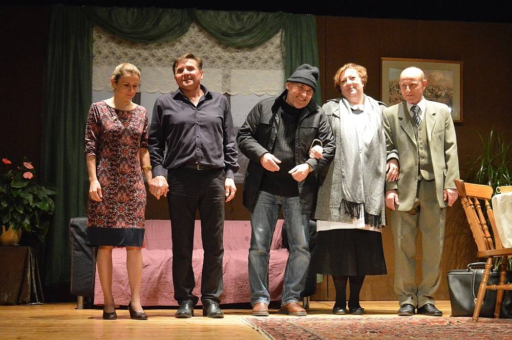 „Pierwiastek minus jeden, albo najpiękniejszy dzień w życiu” - spektakl „Teatru pod dębem”