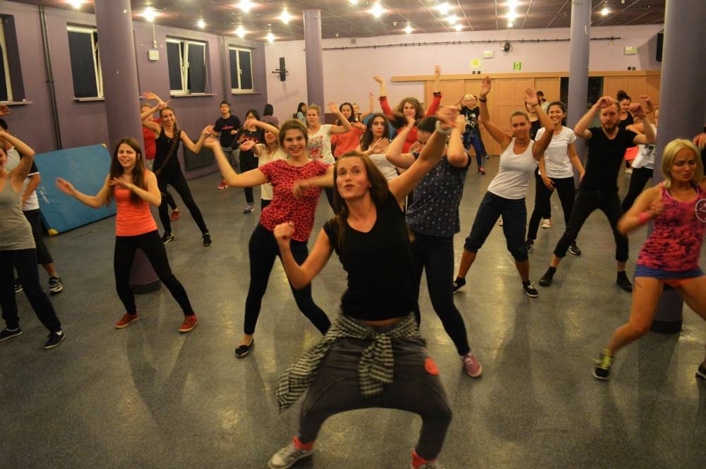 Wyjątkowe zajęcia sportowe w klubie studenckim AH