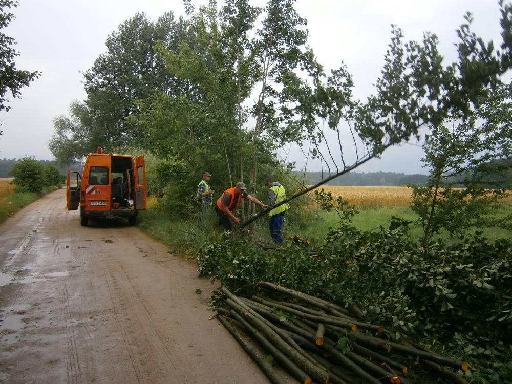 Pogoda utrudnia, ale praca wre