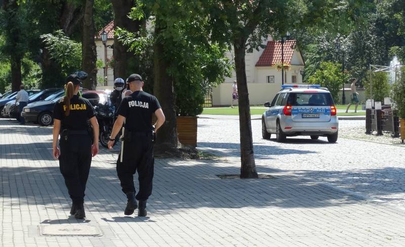 Policja objęła szczególnym nadzorem pułtuski Rynek