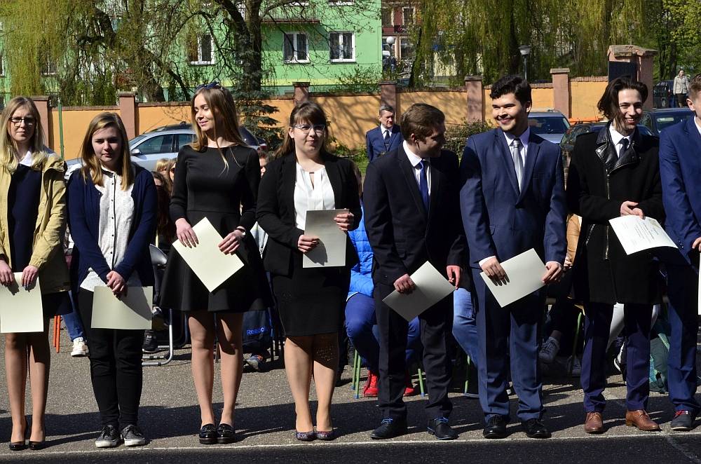 Licealistów pożegnanie ze szkołą