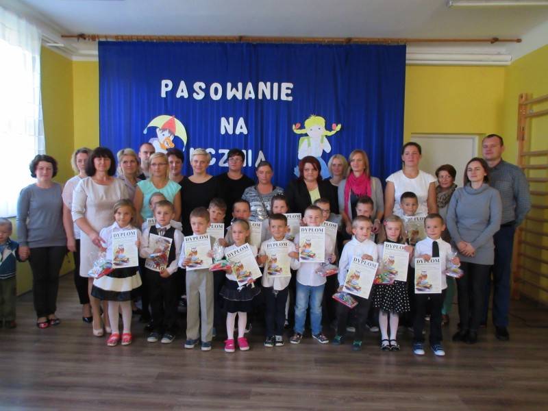 Ślubowanie klasy pierwszej w Pobyłkowie