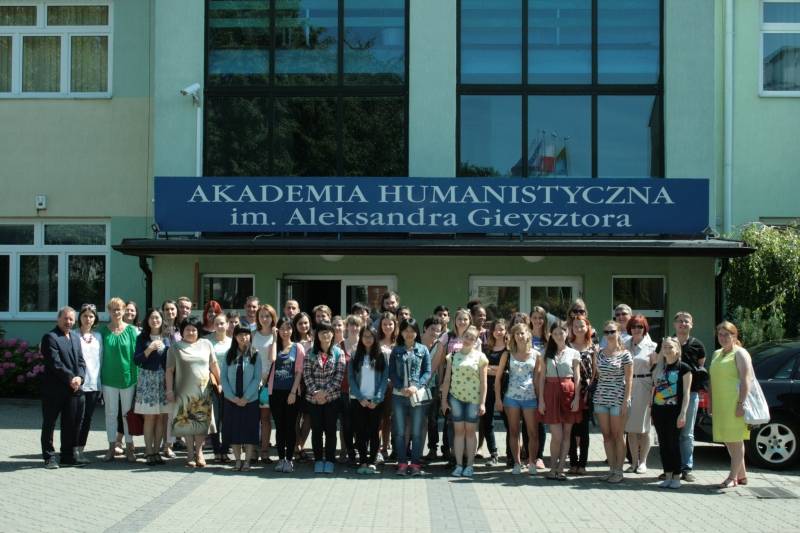 Inauguracja letniej szkoły języka i kultury polskiej dla cudzoziemców
