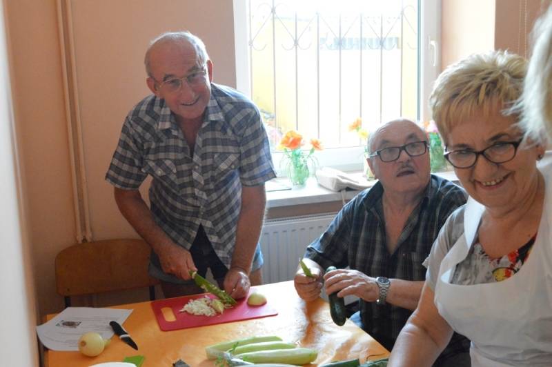 Skosztuj świata z Klubem „Srebrnego Wieku”