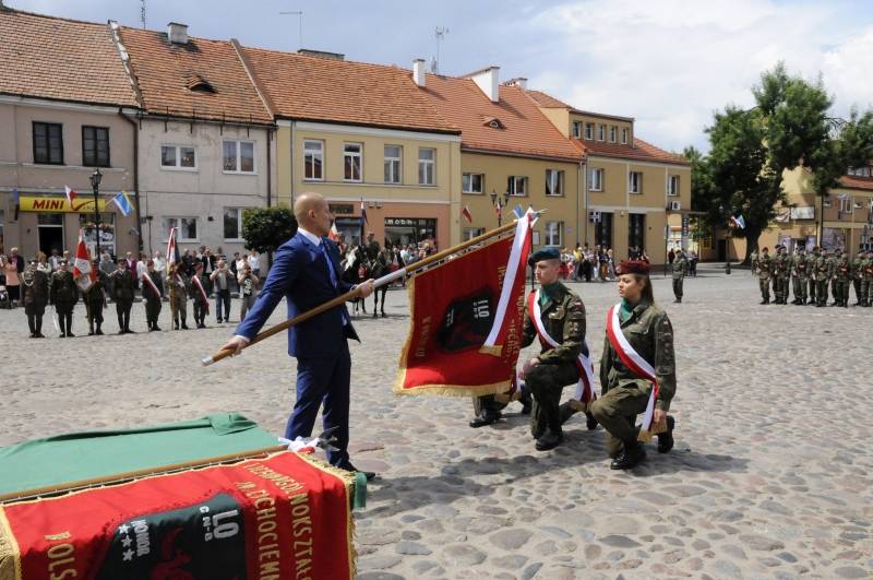 Przyjęli tradycję 13 PP i Cichociemnych