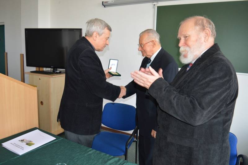 Medal dla prof. Jerzego Gąssowskiego
