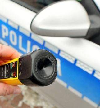 Nietrzeźwy kierowca chciał przekupić policję