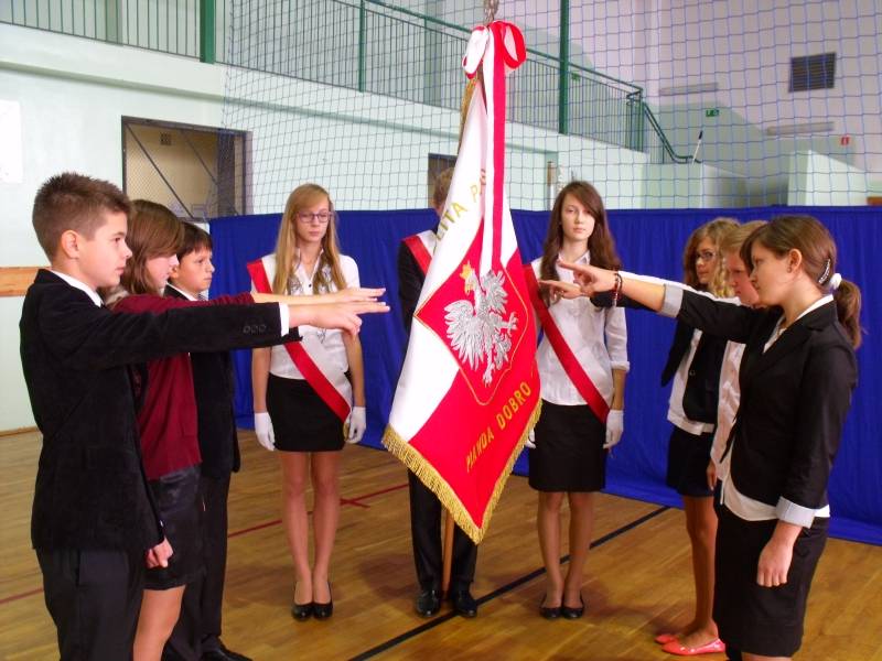 Ślubowanie gimnazjalistów w Winnicy