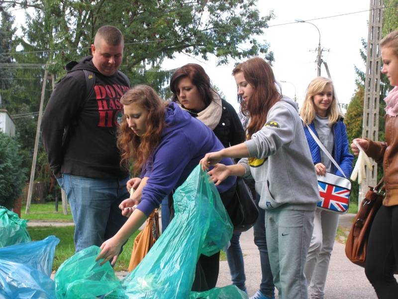 Uczniowie Prusa sprzątali świat