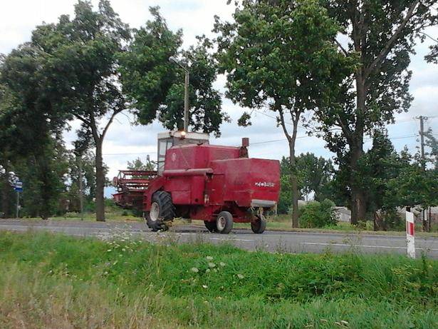 Uwaga na pijanych kombajnistów