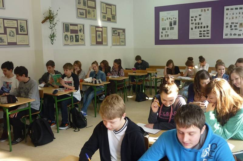 Gimnazjaliści na wydziale historycznym