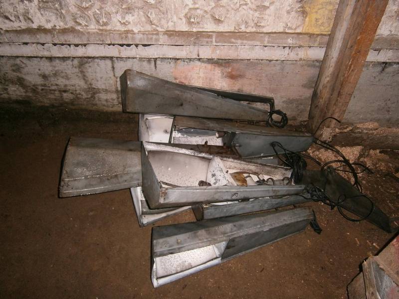 Amator metalowych latarni złapany na gorącym uczynku