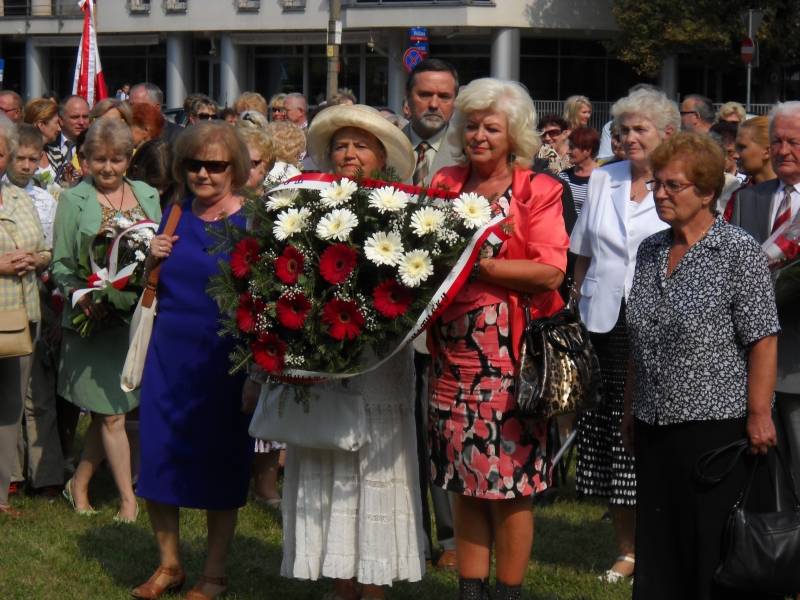Przedstawiciele z Pułtuska pamiętają o nauczycielach TON