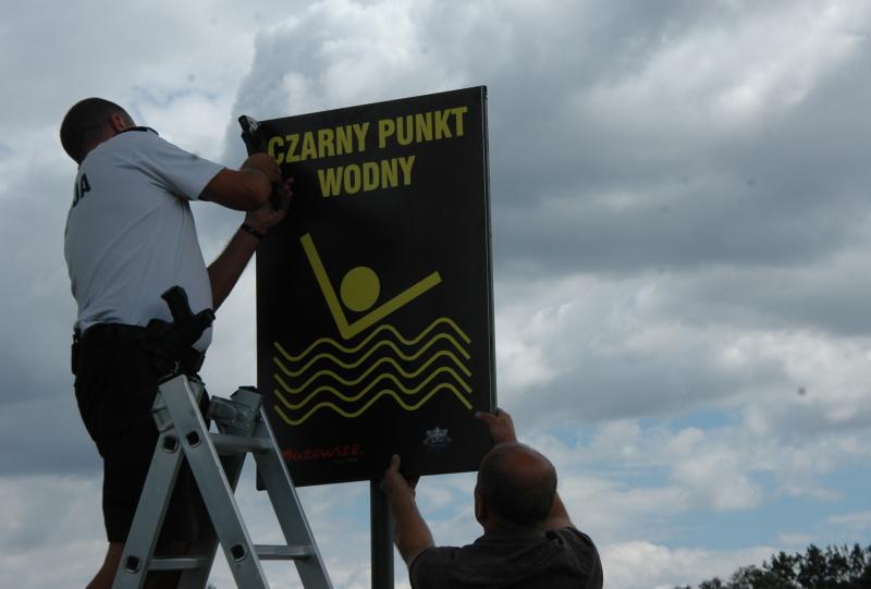 Czarne punkty także nad Narwią