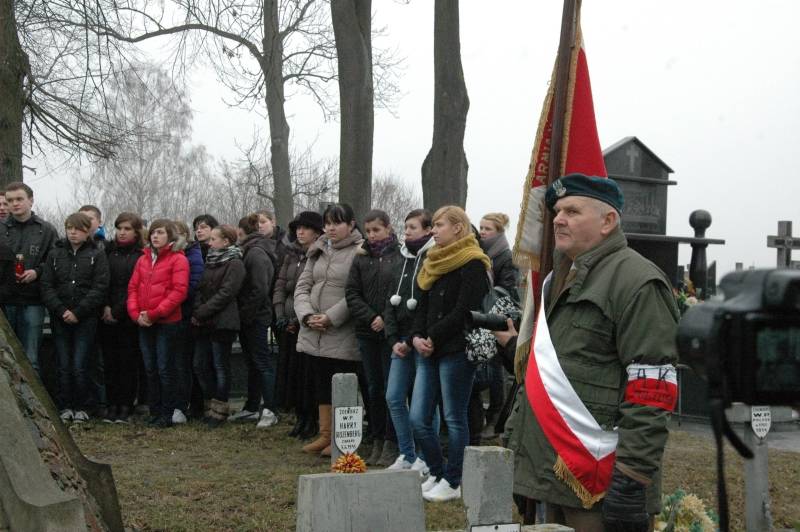 W hołdzie 