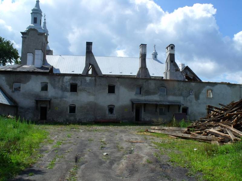 W obiekcie poklasztornym rozpoczęły się prace remontowe