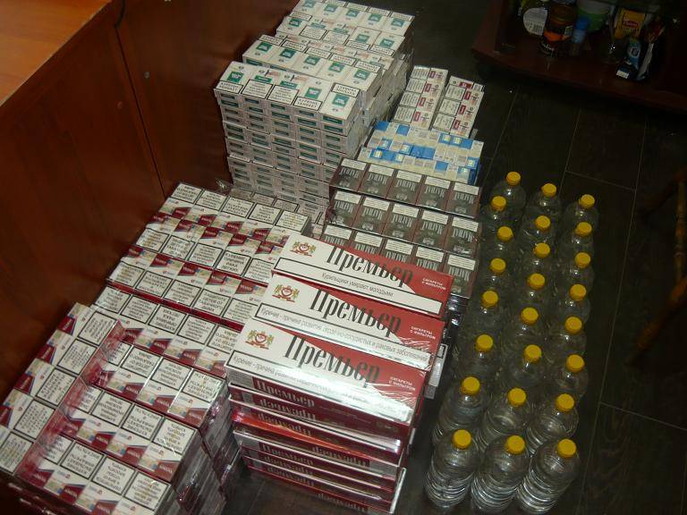 Ponad 1600 paczek papierosów i 24 litry alkoholu w rękach pułtuskiej policji