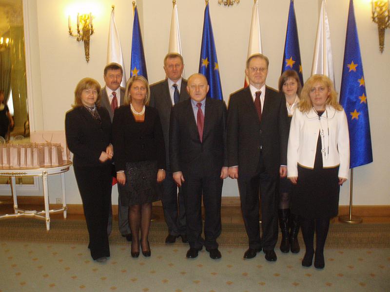 PUŁTUSZCZANIE W PAŁACU PREZYDENCKIM