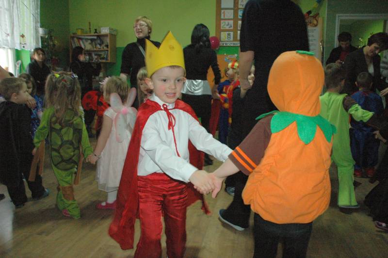 Przedszkolaki balowały