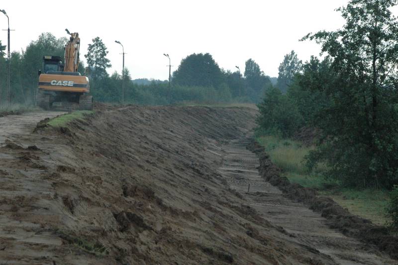 Wzmacniają wały przeciwpowodziowe 