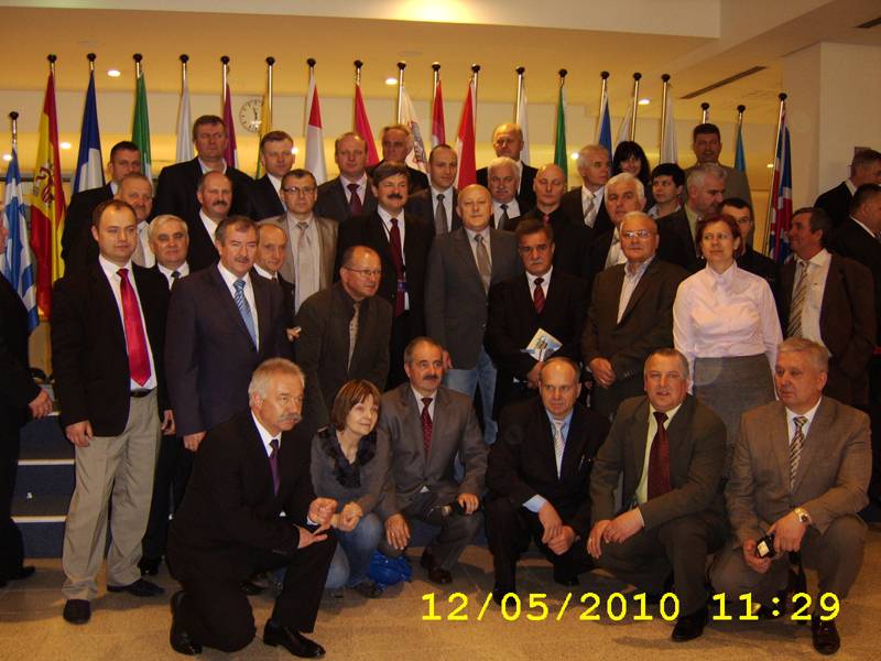 Mocna grupa w Brukseli