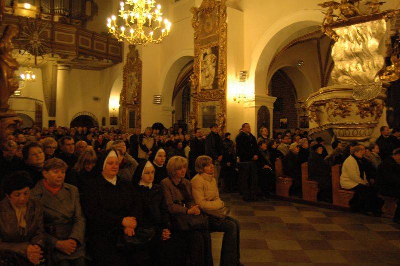 Msza w intencji ofiar dzisiejszej katastrofy lotniczej