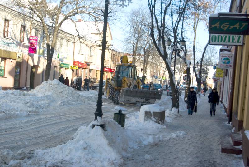 Wywożą z miasta śnieg
